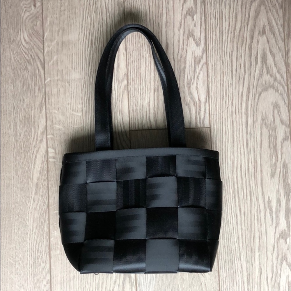 Harveys Black Seatbelt Tote Bag